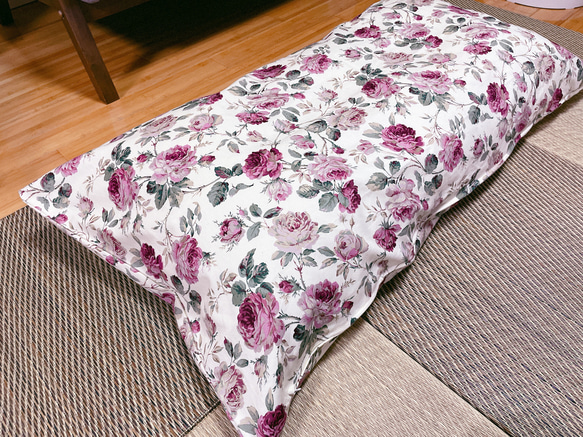 ロココ調　２人掛けソファー　薔薇柄　クッション２個　肘カバー２枚付き ロココ調 2人掛けソファー 薔薇柄 クッション2個 肘カバー2枚付き