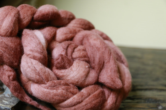 手染め羊毛ロービング100ｇ　エクストラファインメリノ19.5マイクロン r1121　　 2枚目の画像