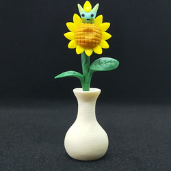 ひまわりと大村さん(置物)花瓶薄いクリーム色b 2枚目の画像