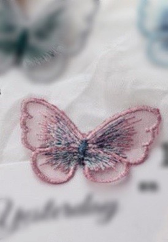 ❤️新品❤️蝶　刺繍　ワッペン　紫　パープル　ピンク　大❤️3枚セット❤️ 1枚目の画像