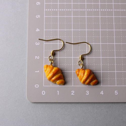 クロワッサン （ピアス / イヤリング/キーホルダー/チャーム