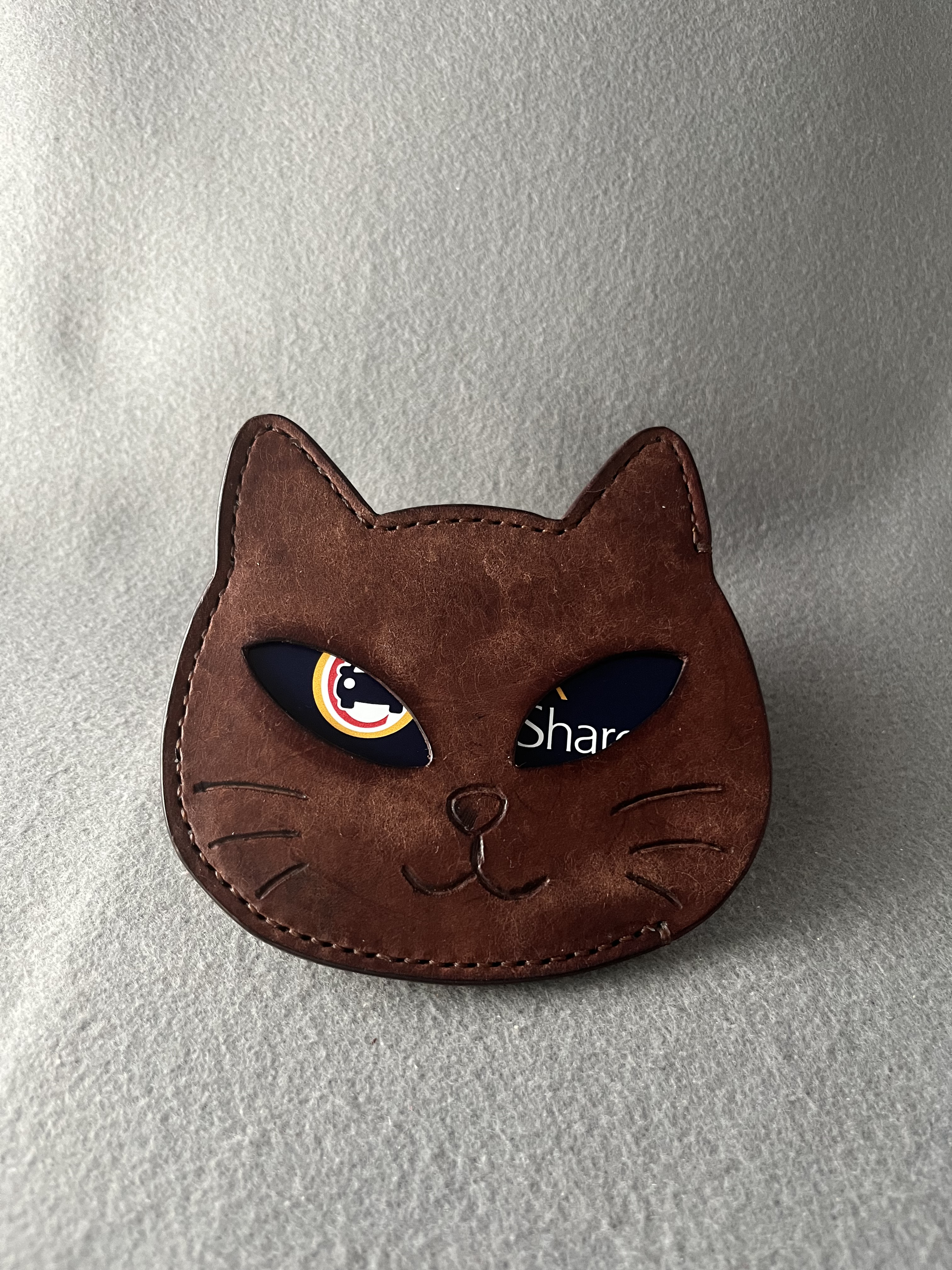 ネコ型パスケース　茶色ネコ