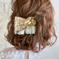 刺繍リボンとフリンジリボンのヘアクリップ  ホワイトゴールドのヘアアクセサリー 4枚目の画像