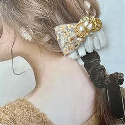 刺繍リボンとフリンジリボンのヘアクリップ  ホワイトゴールドのヘアアクセサリー 3枚目の画像