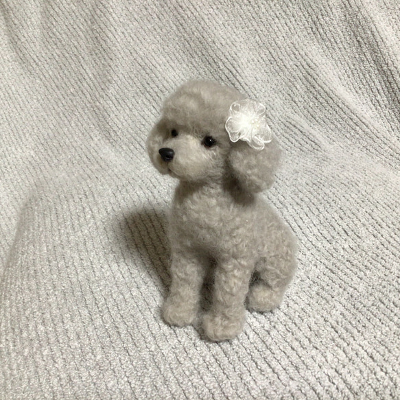 羊毛フェルト プードル グレー お座り 犬 いぬ ハンドメイド イヌ 羊毛