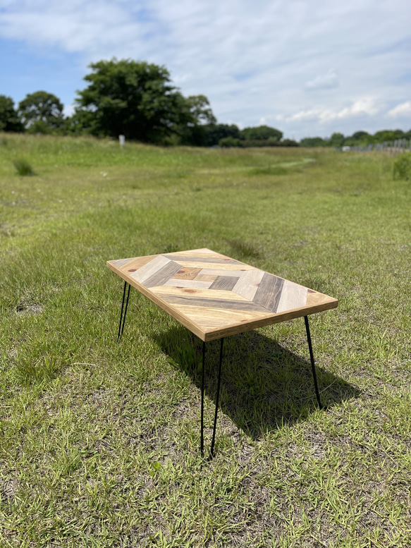 アンティーク調 桧無垢 ヘリンボーン柄 ローテーブル キャンプテーブル 5枚目の画像