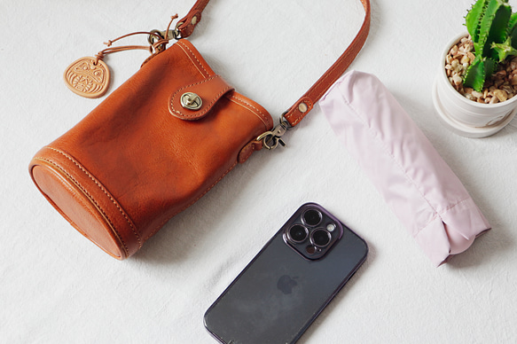 ヌメ革ショルダーバッグ斜め掛けポシェットバッグ軽いバッグ 8枚目の画像