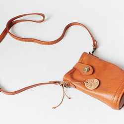 ヌメ革ショルダーバッグ斜め掛けポシェットバッグ軽いバッグ 3枚目の画像