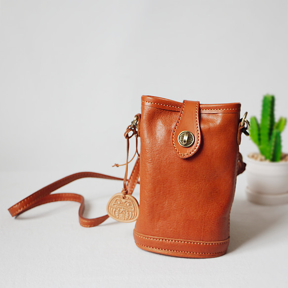 ヌメ革ショルダーバッグ斜め掛けポシェットバッグ軽いバッグ 2枚目の画像