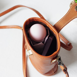 ヌメ革ショルダーバッグ斜め掛けポシェットバッグ軽いバッグ 7枚目の画像