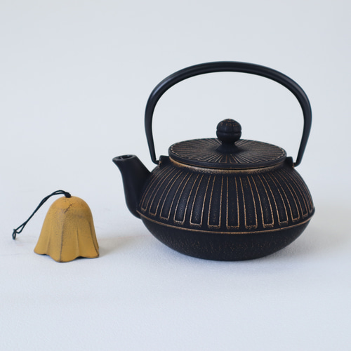 鉄器急須です。風鈴です！