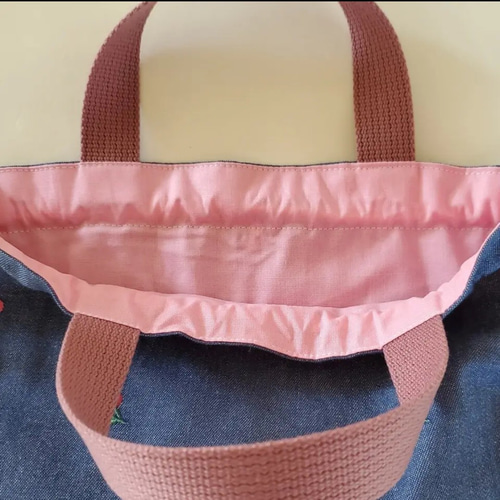 デニム風　赤いさくらんぼ刺繍　入園入学セット　レッスンバッグ　上靴袋　お着替え袋 デニム風赤いさくらんぼ刺繍 入園入学セット レッスンバッグ
