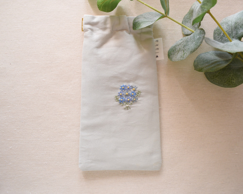 手刺繍のバネ口めがねケース (ブルーデイジー)】 メガネケース