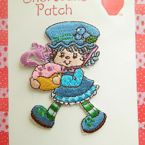 ブルーベリーマフィンの刺繍ワッペン ストロベリーショートケーキ