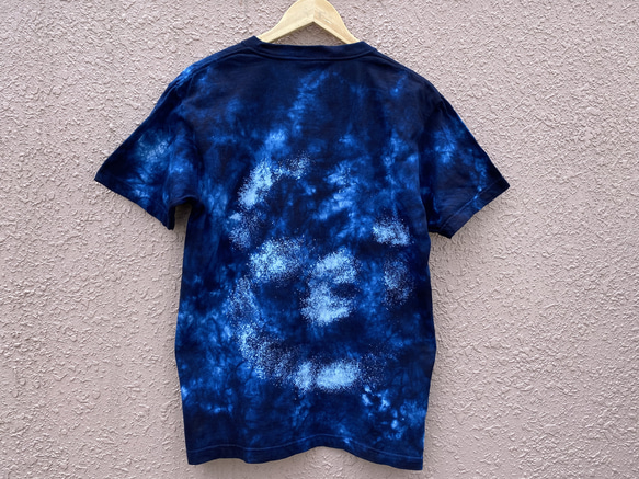 藍染めTシャツ「群青」Mサイズ 男女兼用『一点物』 5枚目の画像