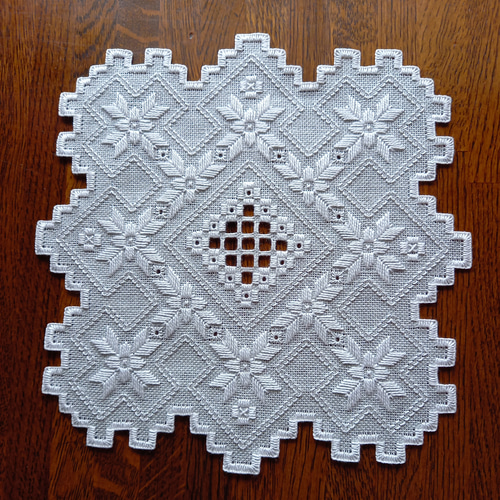 受注制作】北欧ハーダンガー刺繍 テーブルファブリック 手刺繍