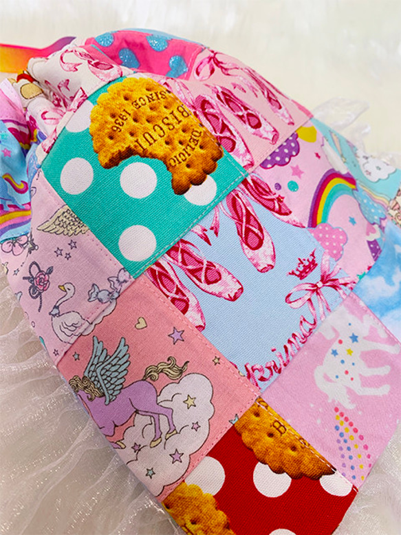 フリル付きパッチワーク巾着ポーチ①（赤ドット） X1421107186(10890円)