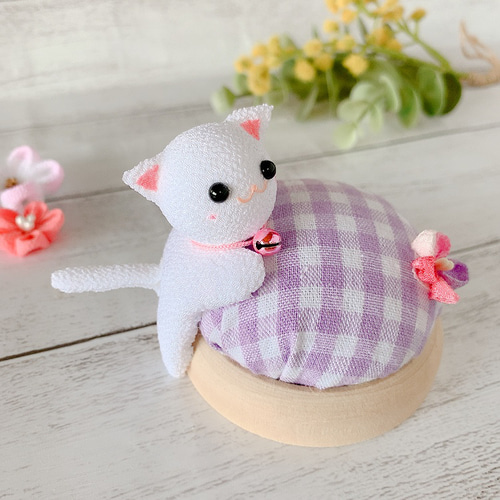 SOLD】ねこちゃんのピンクッション ネコ 針山 針刺し つまみ細工