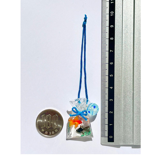帯飾り　「金魚切子」　根付　ストラップ　キーホルダー 再販】硝子の金魚玉（和金二匹） 根付 ストラップ 帯飾り