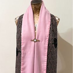 スカーフNo.319*走過的每一哩路*設計師手作黑色菱格幾何圖騰愛心蕾絲粉紅色毛料圍巾 披肩 第5張的照片