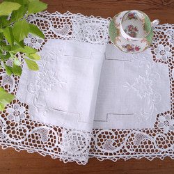 ドイツの手仕事/細やかなニードルレースとお花のホワイトワーク 生地