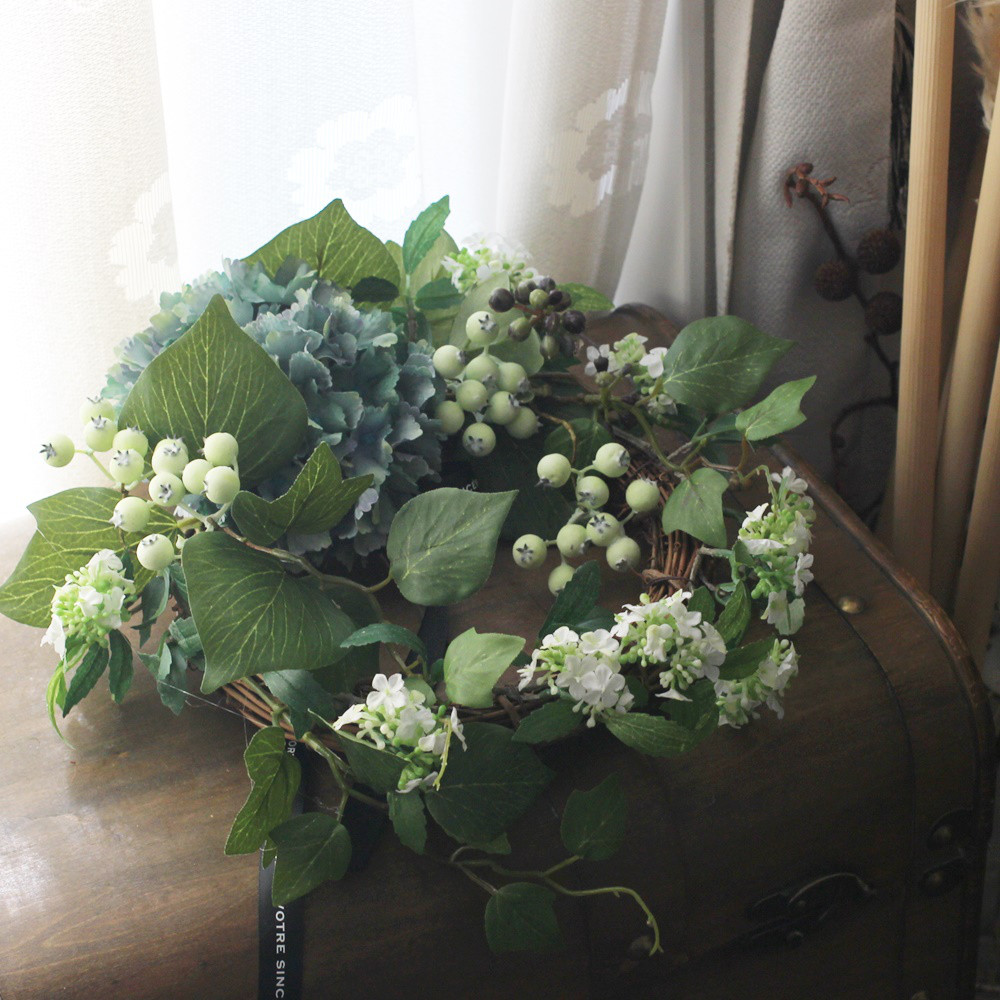 アジサイとベリーの夏リース