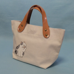 手描きキジ白猫のトートバッグ･生成り 3枚目の画像