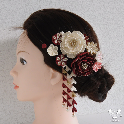 つまみ細工　髪飾り　✴︎結花✴︎紅・グリーン・マスタード　No.378再販2 つまみ細工 髪飾り ✴︎結花✴︎紅・グリーン・マスタード No