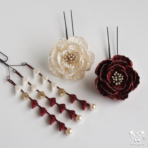 つまみ細工　髪飾り　✴︎結花✴︎紅・グリーン・マスタード　No.378再販2 つまみ細工 髪飾り ✴︎結花✴︎紅・グリーン・マスタードNo.378