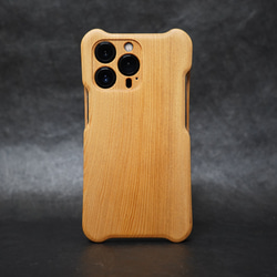 台湾ヒノキの木製iPhoneケース 1枚目の画像