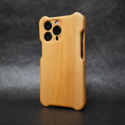 台湾ヒノキの木製iPhoneケース 3枚目の画像