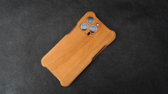 台湾ヒノキの木製iPhoneケース 4枚目の画像