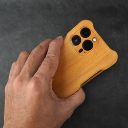 台湾ヒノキの木製iPhoneケース 5枚目の画像