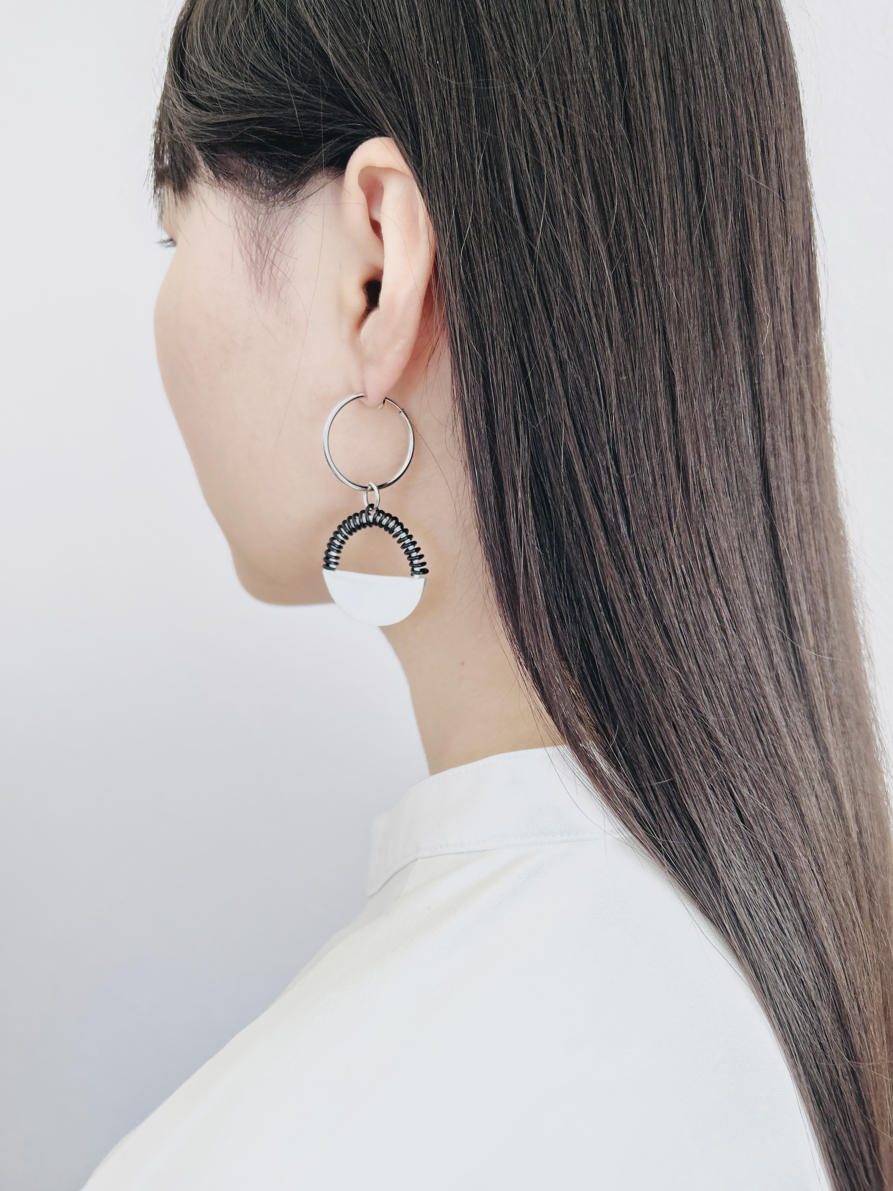 《curl code/monoton》レザーイヤリングorピアス　モノトーン　大人ポップ　フレンチマリンスタイル