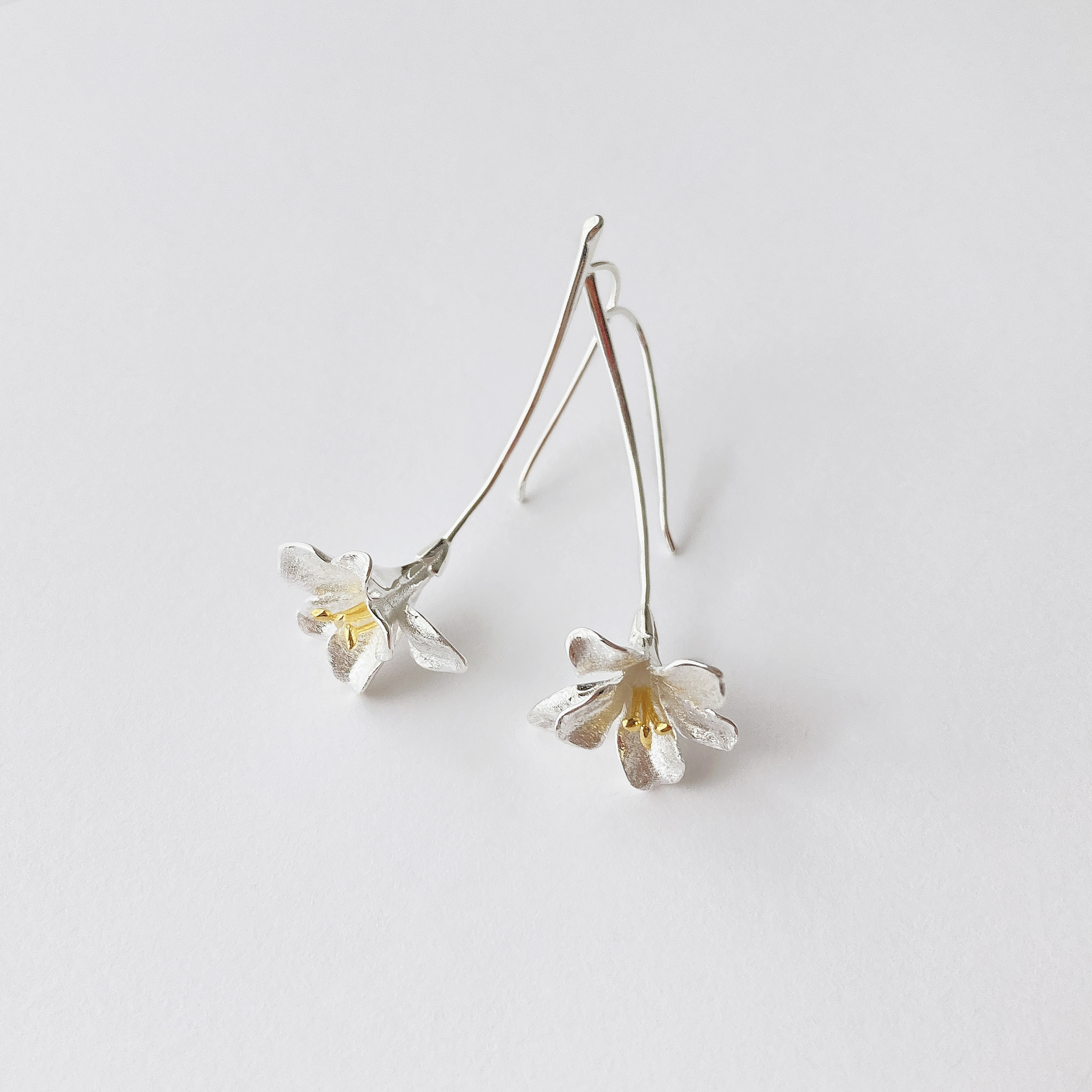 フリージア ピアス