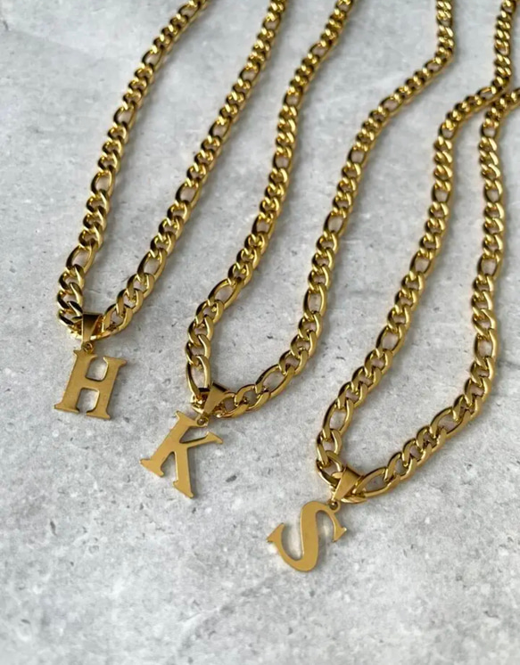 選べるイニシャル ステンレス つけっぱなしOK  フィガロチェーン ネックレス 18k gold 2枚目の画像