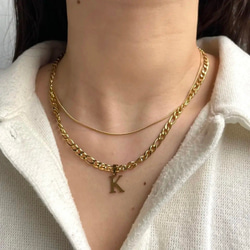 選べるイニシャル ステンレス つけっぱなしOK  フィガロチェーン ネックレス 18k gold 4枚目の画像