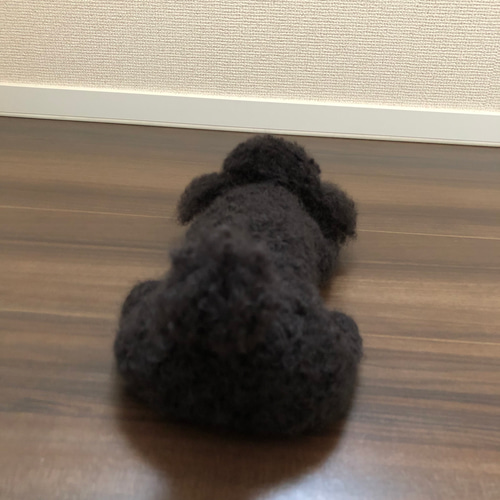 おとママ羊毛フェルト ブラックトイプードル 伏せのポーズ 羊毛