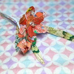 和紙の花のヘアアクセサリー 3枚目の画像