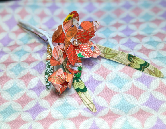 和紙の花のヘアアクセサリー 3枚目の画像