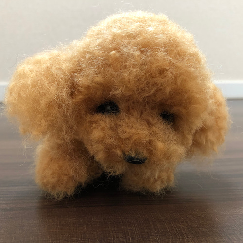 おとママ羊毛フェルト レッドトイプードル 伏せのポーズ 羊毛