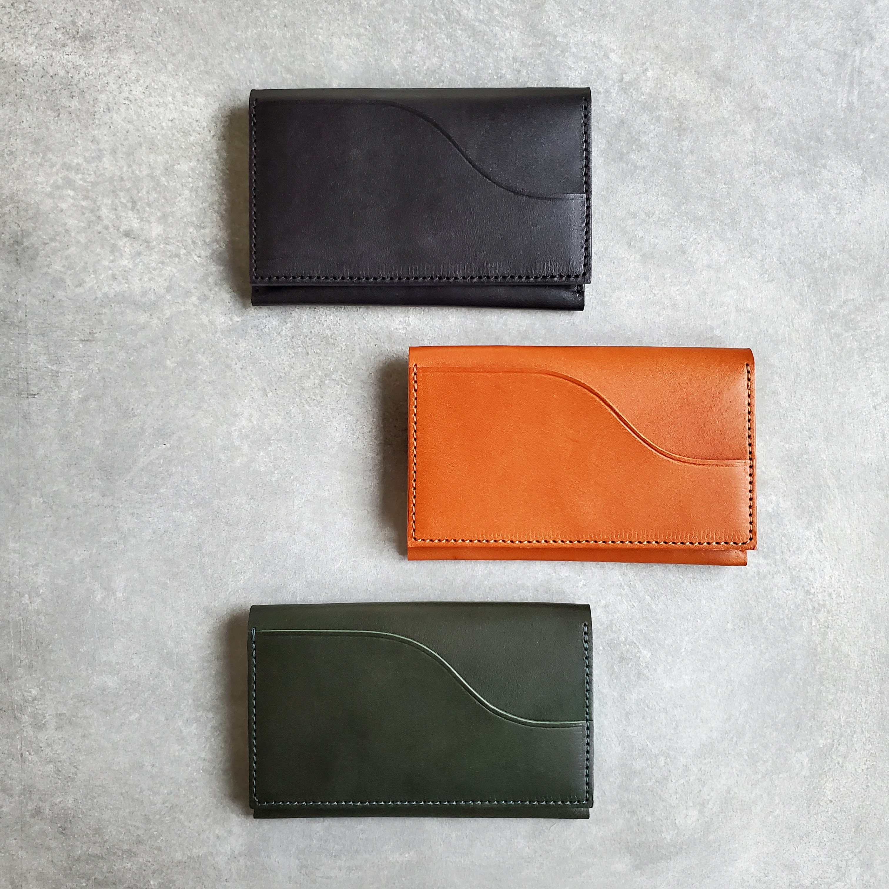 ◆艶やかレザーの薄型スリムな名刺入れ・カードケース◆　メンズ　レディース　名刺入れ　名刺ケース　カードケース