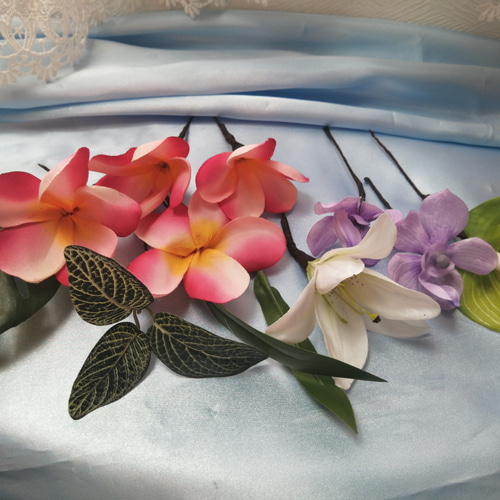 Musashiさま専用 フラダンス髪飾り プルメリア＆モンステラ 7個セット