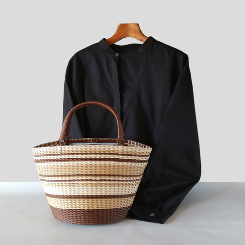 底が丸いカゴバッグ　美品 底が丸いカゴバッグ 美品