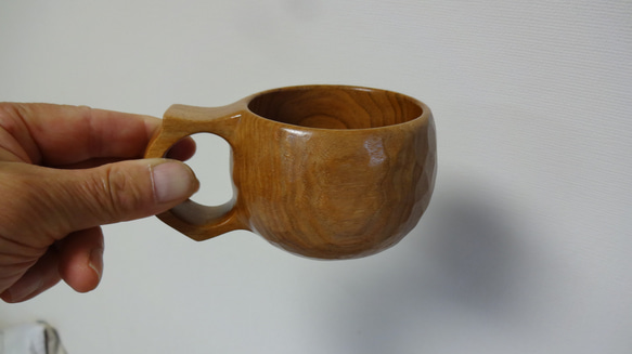 　　クルミの一木彫りコーヒーカップ 3枚目の画像
