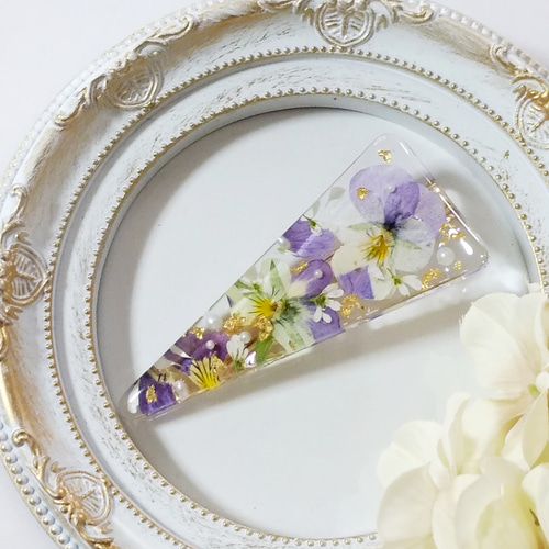 ビオラ ヘアクリップ 三角ヘアクリップ お花のヘアクリップ 押し花 
