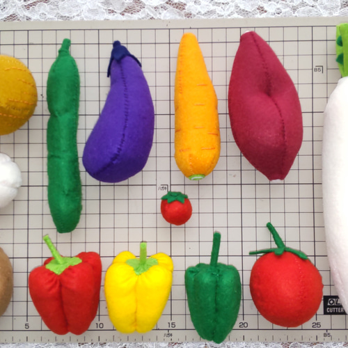 フェルトの野菜13個セット☆受注製作 おもちゃ・人形 めぐbon