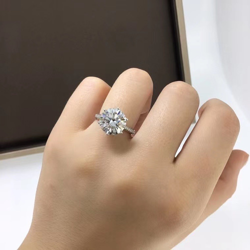 newデザイン】モアサナイト リング K18WG 指輪・リング Worldstone  