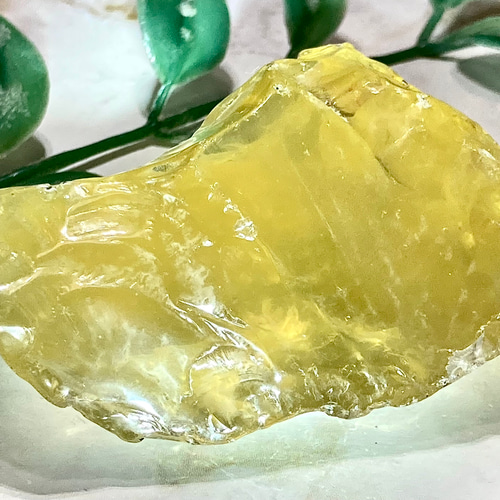 変革の石✨ 虹　オウロヴェルデクォーツ メタモルフォーゼス　セルフヒールド　原石 変革の石✨ 虹オウロヴェルデクォーツ メタモルフォーゼスセルフ
