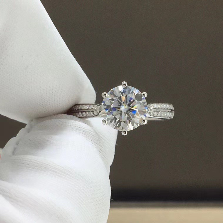 【newデザイン】モアサナイト 　リング　K18WG